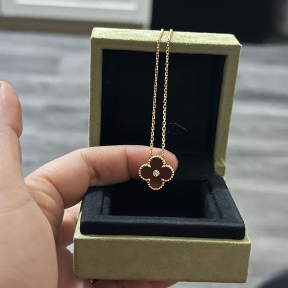 Van Cleef & Arpels Vintage Alhambra Pendant Necklace 18K Rose Gold and TigerEye - Picture 3 of 6